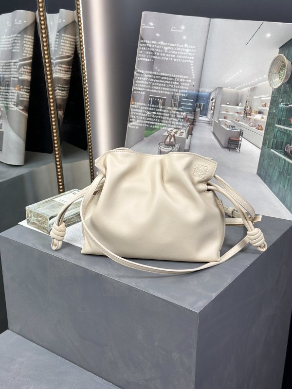 Mini Flamenco clutch in nappa calfskin“22.5*18*9CM”-006=
