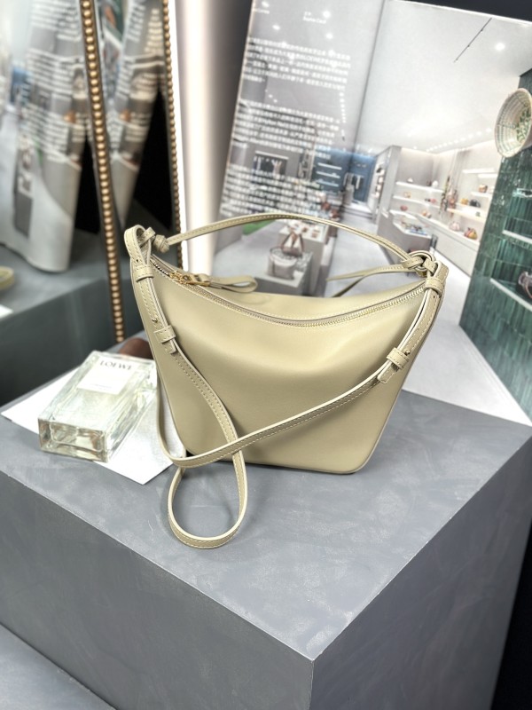 Mini Hammock hobo in classic calfskin“28*17*9.5CM”-006=