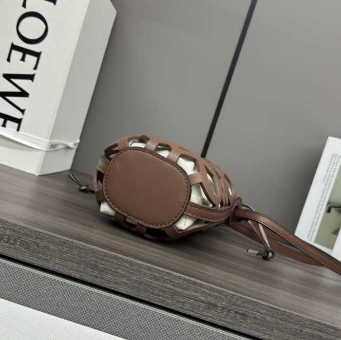 Anagram Cut-Out Pocket In Classic Calfskin And Canvas“21*12*7CM”-500=