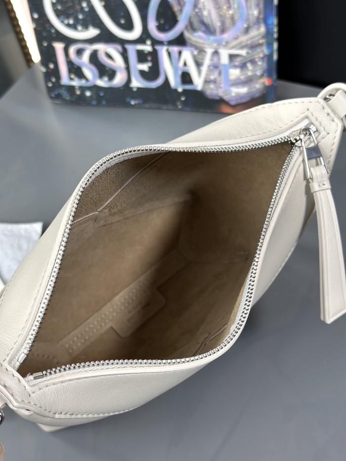Puzzle Fold pouch in shiny nappa calfskin“23*15.5*6.5CM”-055=