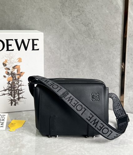 Military Messenger Bag Insoft Grained Calfskin“24.5*18*10.5CM”-008=