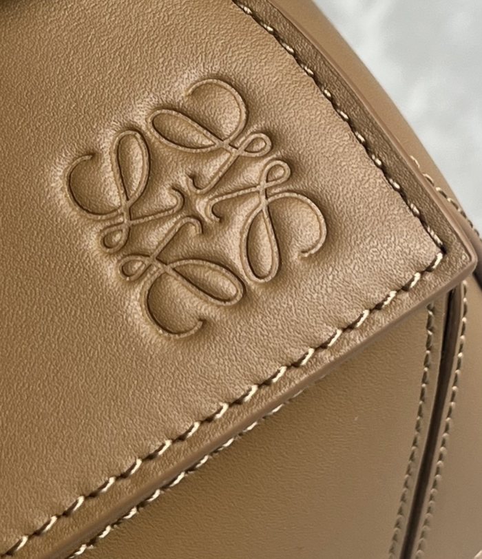 Puzzle Edge Bag In Soft Grained Calfskin“24*16.5*10.5CM”-009=