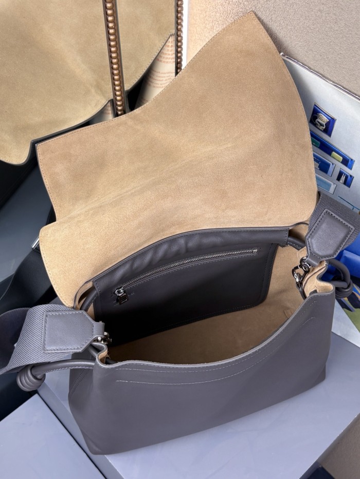 Flamenco satchel in shiny supple calfskin“34*24*14CM”-038=
