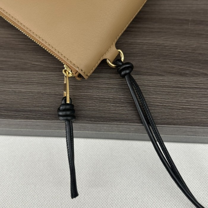 Knot T Pouch In Shiny Nappa Calfskin“22.5*15.5*5.5CM”-063=
