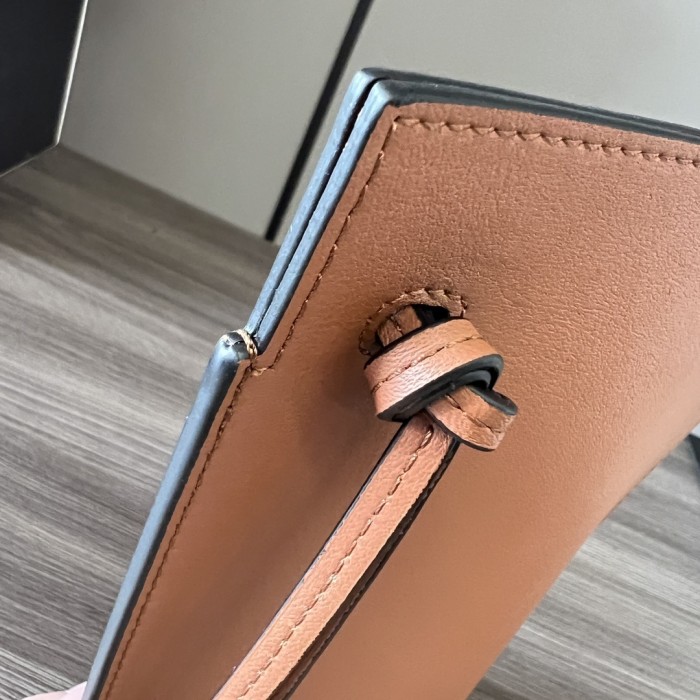 Pebble Dice Pocket In Classic Calfskin“21*15*5CM”-085=