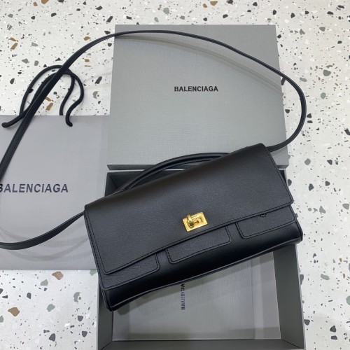Bel Air Clutch On Strap“26*15*5CM”-0801=