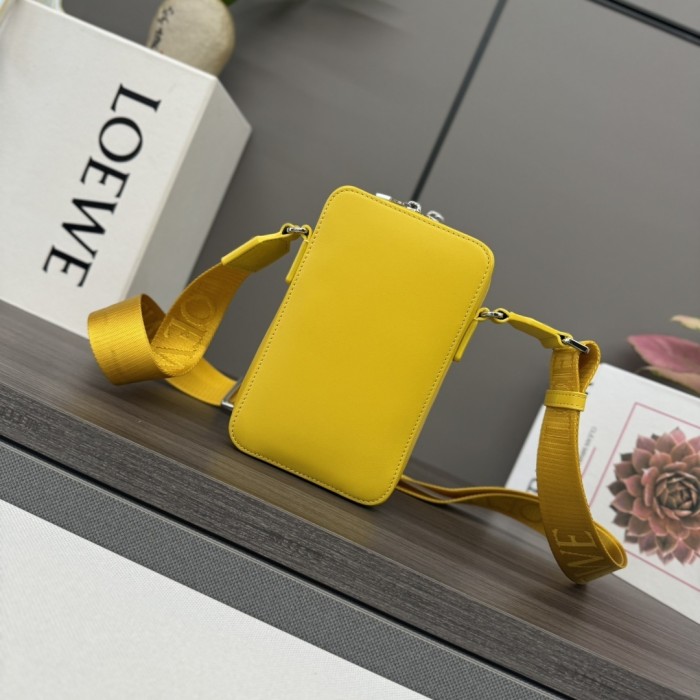 Vertical Crossbody Pocket In Satin Calfskin Black“18*11*3.7CM”-037=