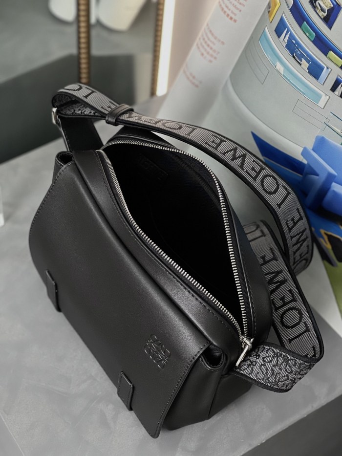 XS Military messenger bag in supple smooth calfskin and jacquard“24.5*18*10.5CM”-056=