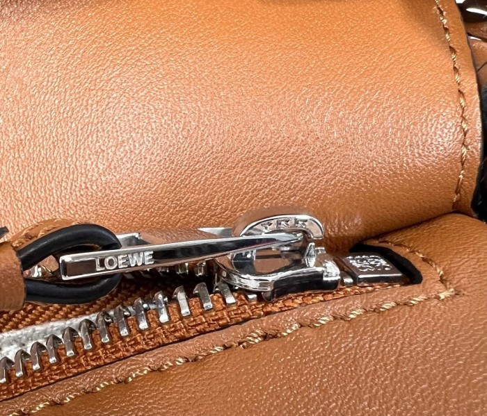 Small Puzzle bag in classic calfskin“24*14*11CM”-066=