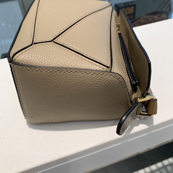 Mini Puzzle bag in soft grained calfskin“18*12.5*8CM”-085=