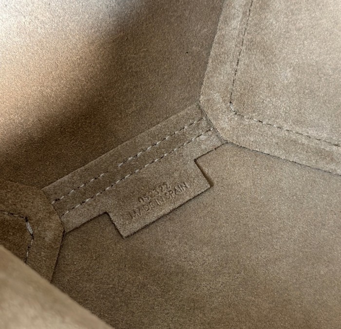 Mini Puzzle Fold tote in soft grained calfskin“20*16.5*9.5CM”-085=