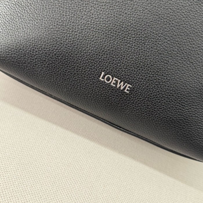 Small Cubi crossbody bag in supple grained calfskin“29*22*10.5CM”-056=
