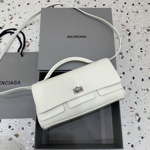 Bel Air Clutch On Strap“26*15*5CM”-0801=