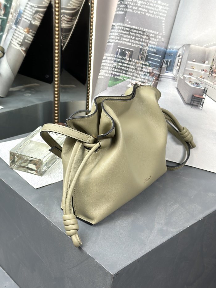 Mini Flamenco clutch in nappa calfskin“22.5*18*9CM”-006=