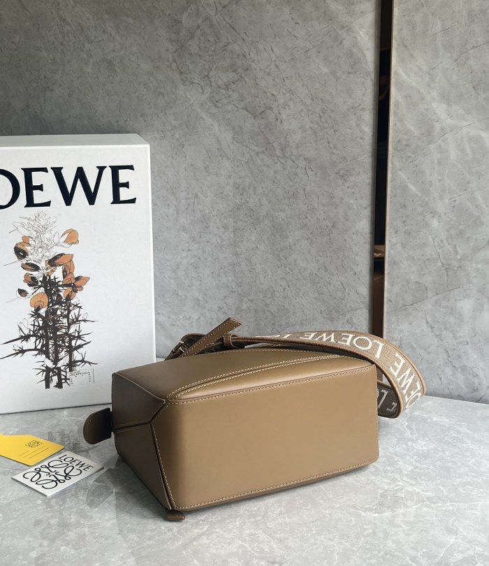 Puzzle Edge Bag In Soft Grained Calfskin“24*16.5*10.5CM”-009=