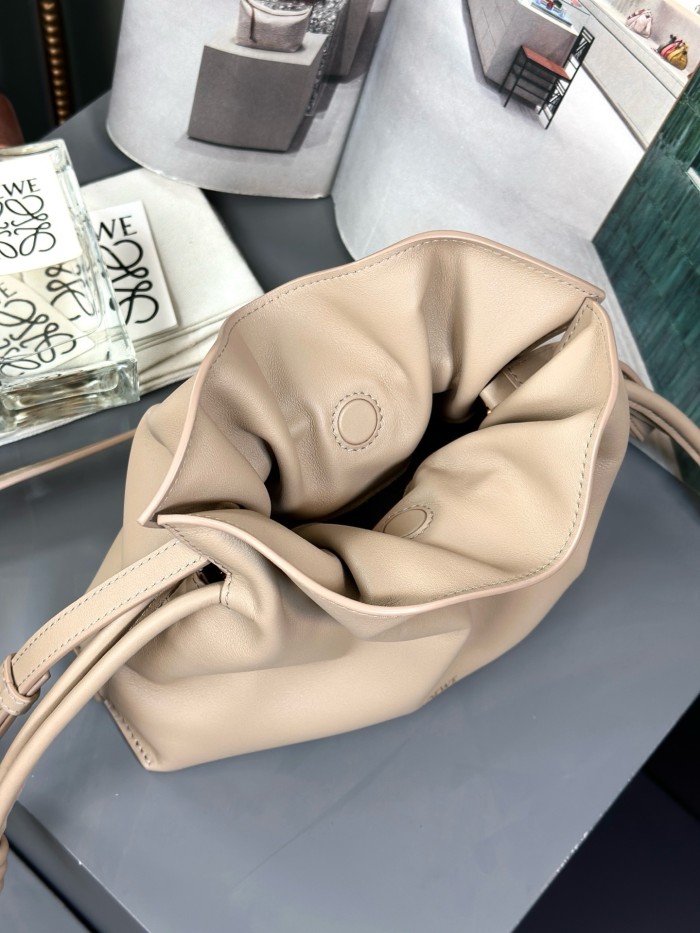 Mini Flamenco clutch in nappa calfskin“22.5*18*9CM”-006=
