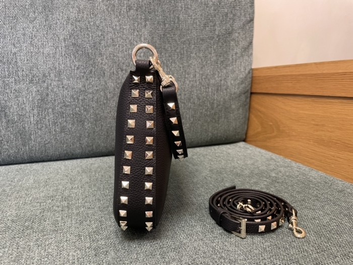 Rockstud Hobo Bag In Grainy Calfskin“50*40*20CM”-007=