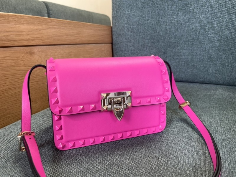 Rockstud23 Leather Shoulder Bag“18.5*12*8CM”-037=