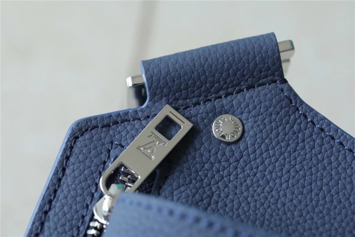 Takeoff Crossbody Bag “30*16*3CM” 095