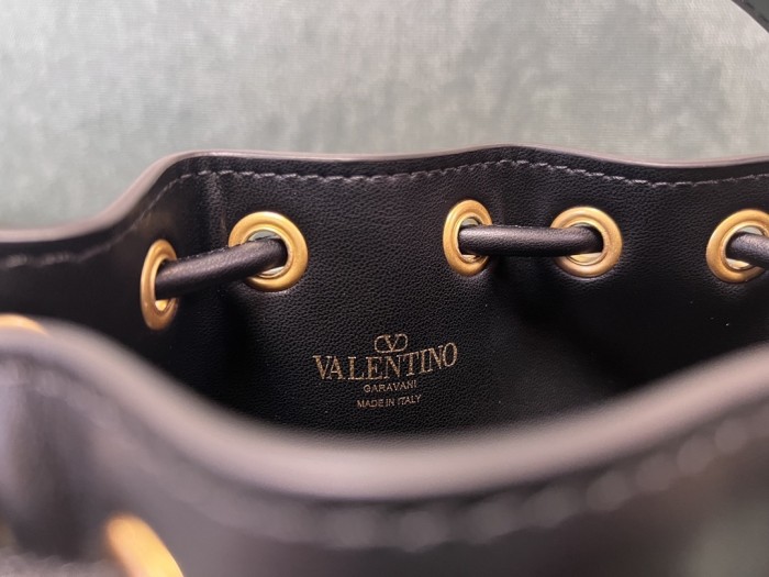 Vlogo Signature Bucket Bag“18*16*10CM”-056=