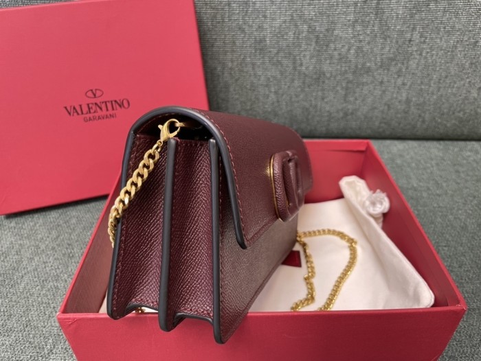 V Logo Signature Wallet Chain Bag“20*10.5*4CM”-075=