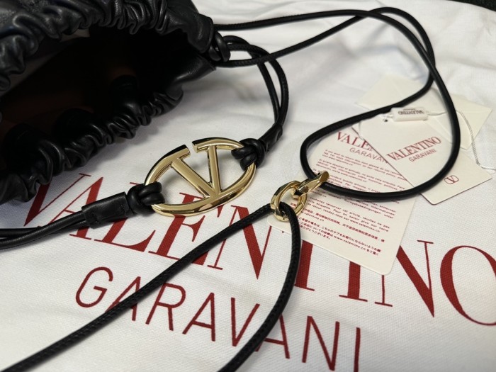 V Logo Drawstring Bag“23*19*14CM”-007=