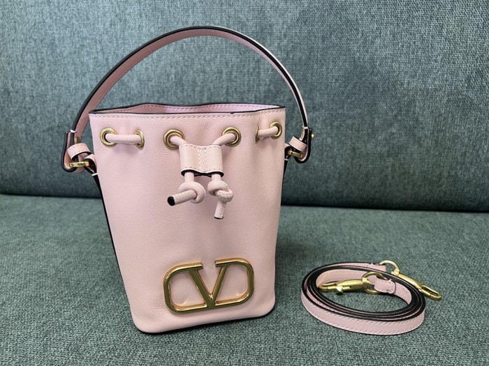 Vlogo Signature Bucket Bag“18*16*10CM”-056=
