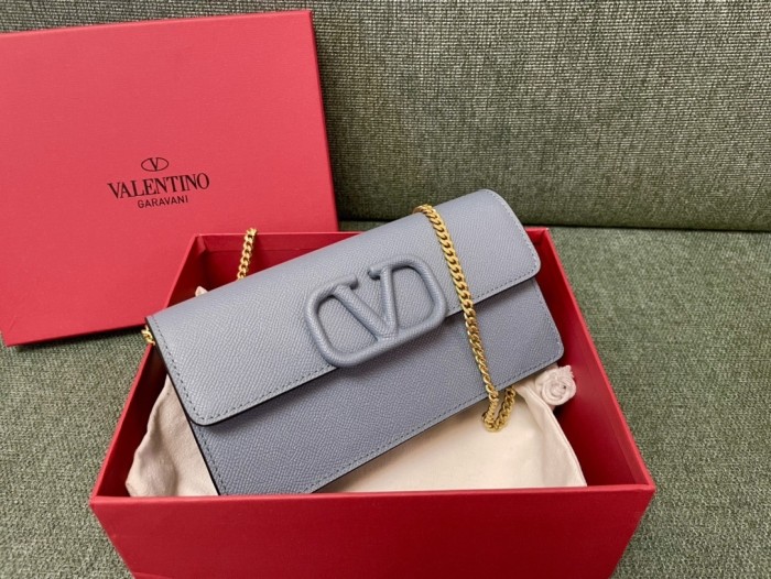 V Logo Signature Wallet Chain Bag“20*10.5*4CM”-075=