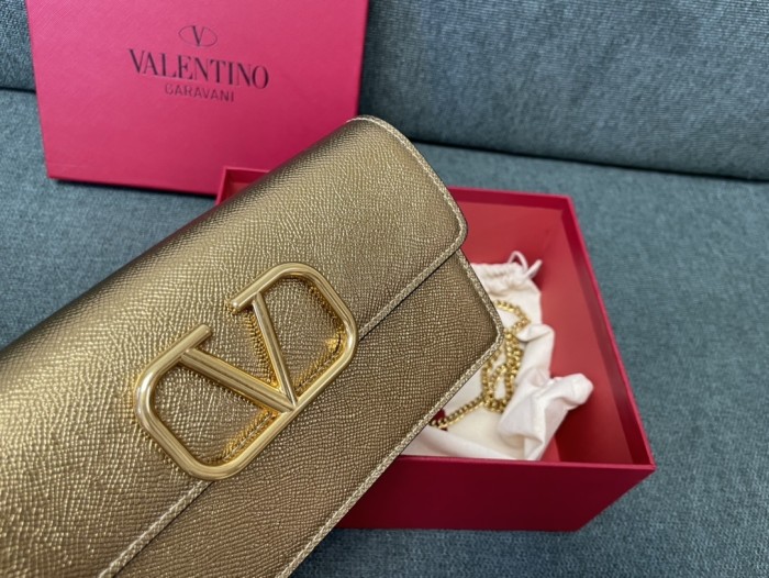 V Logo Signature Wallet Chain Bag“20*10.5*4CM”-075=