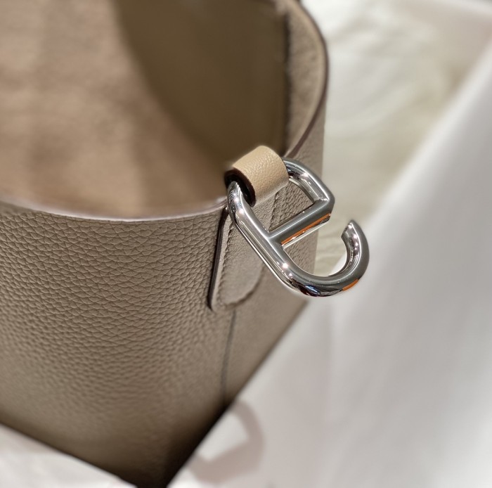 Hermes In-The-Loop 18 Clemence Leather“19.5*18*12CM”-0221=