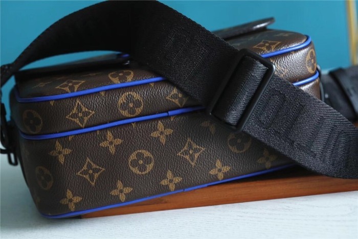 S-Lock Messenger Bag “22*18*8CM” 095