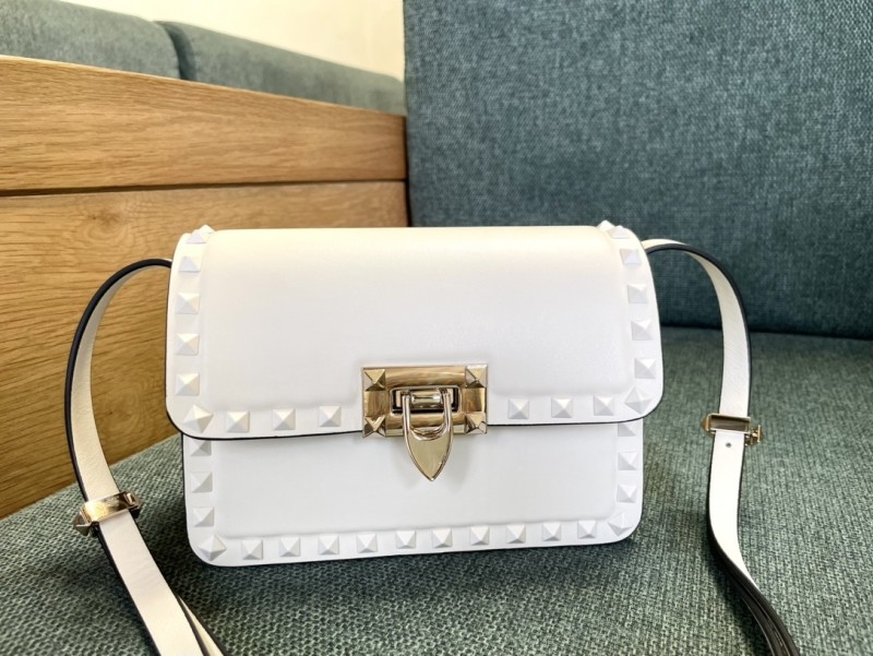 Rockstud23 Leather Shoulder Bag“18.5*12*8CM”-037=