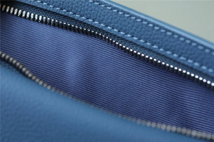 Takeoff Crossbody Bag “30*16*3CM” 095