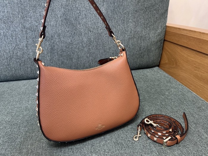 Rockstud Hobo Bag In Grainy Calfskin“50*40*20CM”-007=