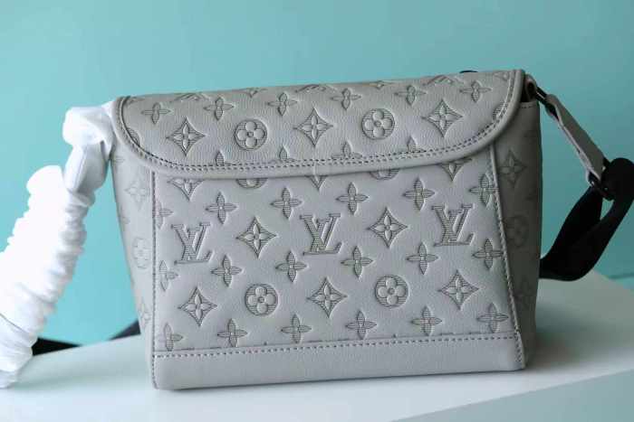 Pulse Crossbody Bag “26.6*17*11CM” 056