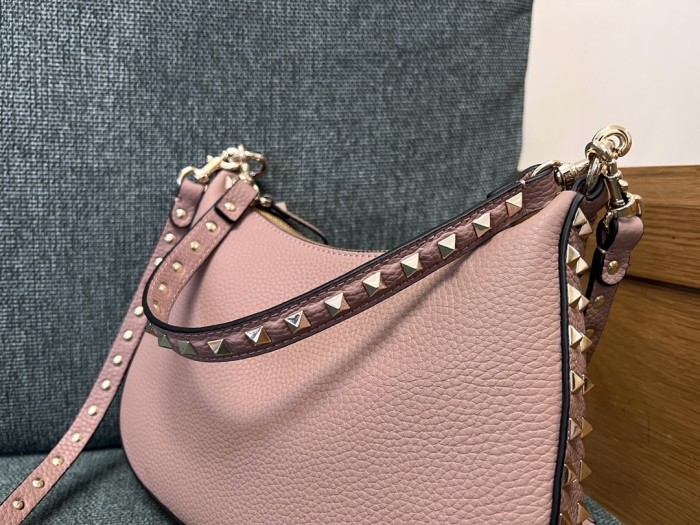 Rockstud Hobo Bag In Grainy Calfskin“50*40*20CM”-007=