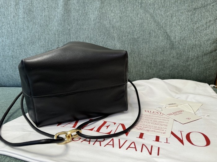 V Logo Drawstring Bag“23*19*14CM”-007=