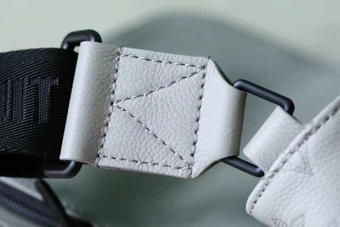 Pulse Crossbody Bag “26.6*17*11CM” 056