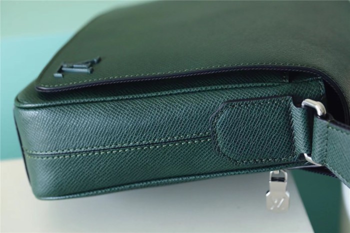 District Crossbody Bag “26*20*7CM” 085