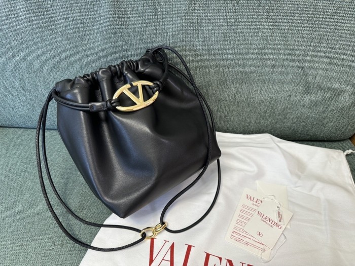 V Logo Drawstring Bag“23*19*14CM”-007=