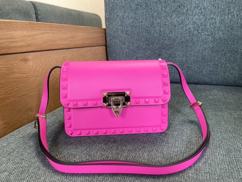 Rockstud23 Leather Shoulder Bag“18.5*12*8CM”-037=