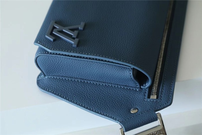 Takeoff Crossbody Bag “30*16*3CM” 095