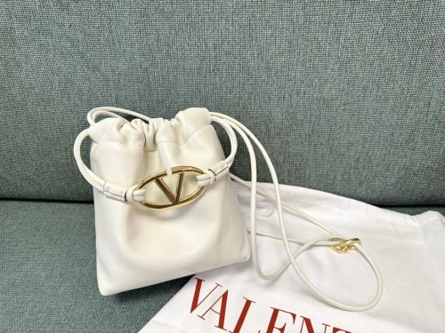 V Logo Drawstring Bag“20*17*8CM”-056=