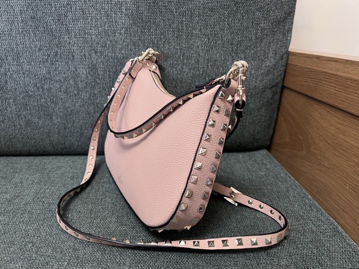 Rockstud Hobo Bag In Grainy Calfskin“50*40*20CM”-007=