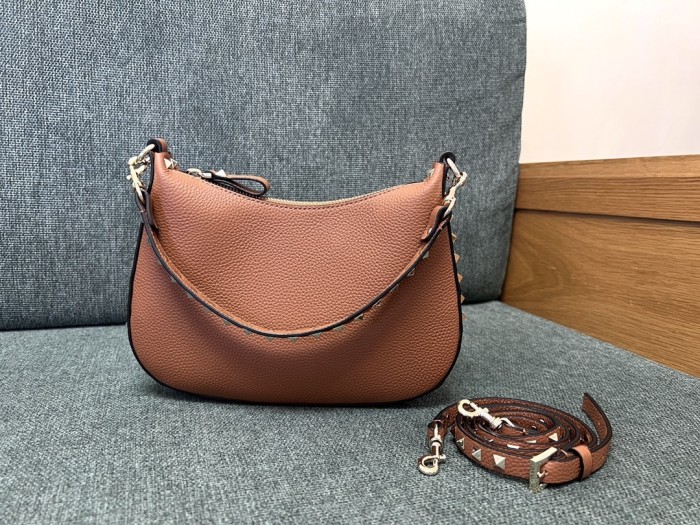 Rockstud Hobo Bag In Grainy Calfskin“50*40*20CM”-007=
