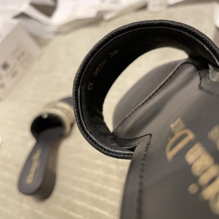 Dway SLIDES （Female）35-41=
