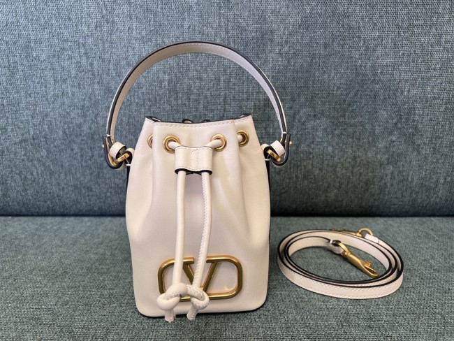 Vlogo Signature Bucket Bag“18*16*10CM”-056=