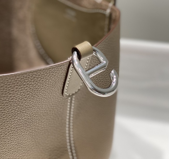 Hermes In-The-Loop 18 Clemence Leather“19.5*18*12CM”-0221=
