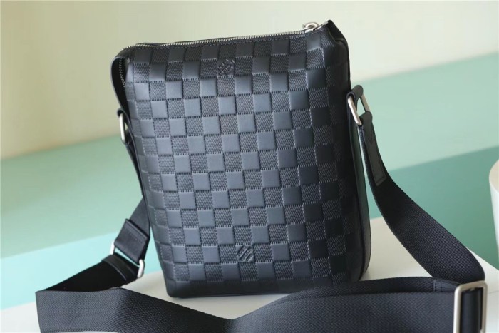 District Crossbody Bag “24.5*21*6CM” 036