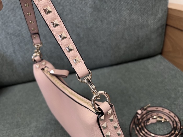 Rockstud Hobo Bag In Grainy Calfskin“50*40*20CM”-007=